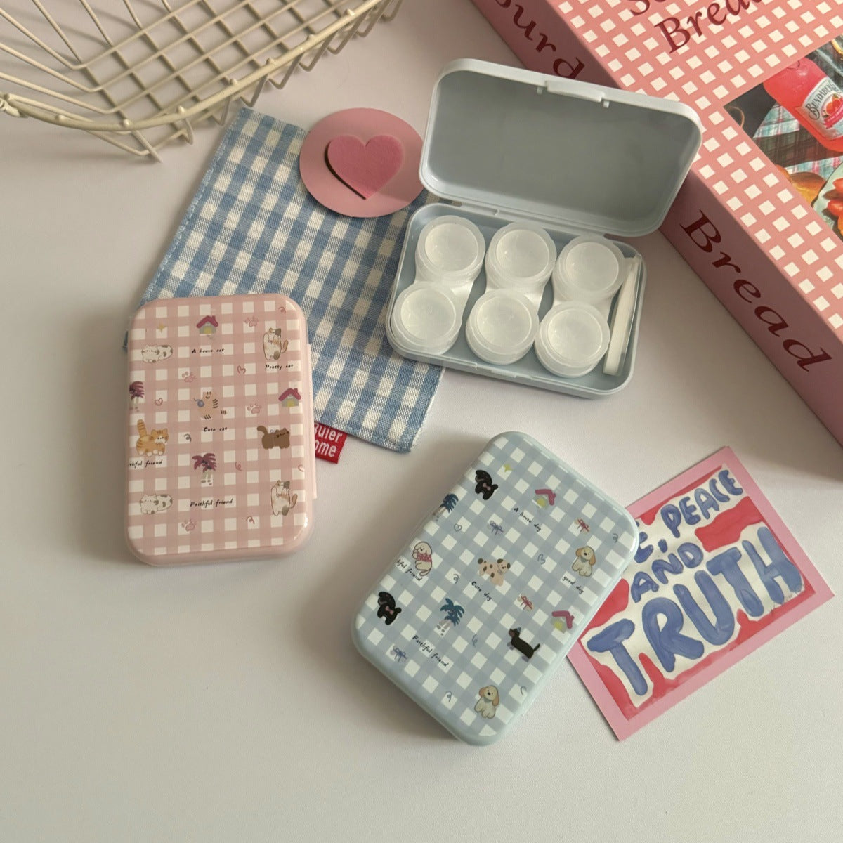 Like Fish Grid Animal House Coloured Contact Lens Case Main image