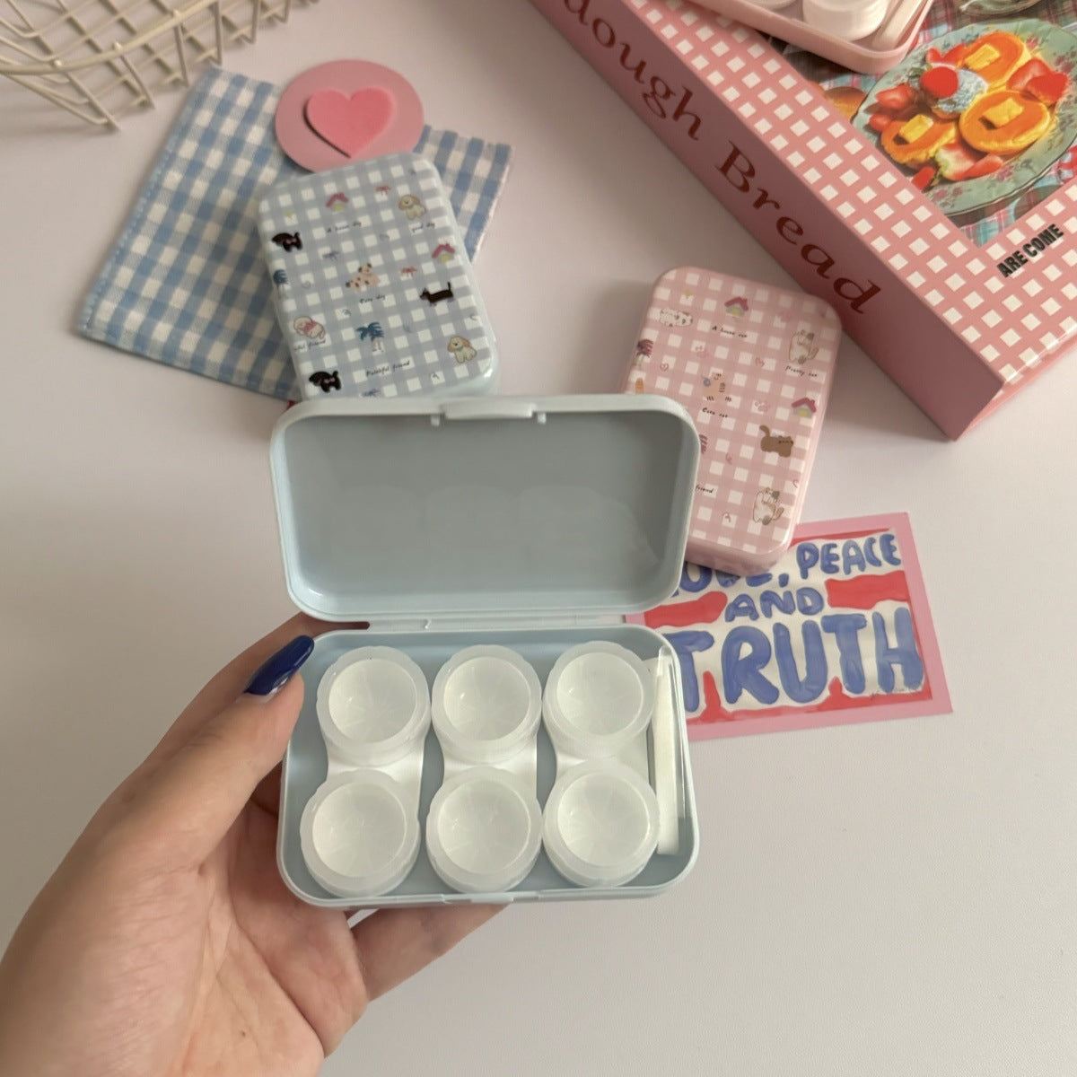 Like Fish Grid Animal House Coloured Contact Lens Case