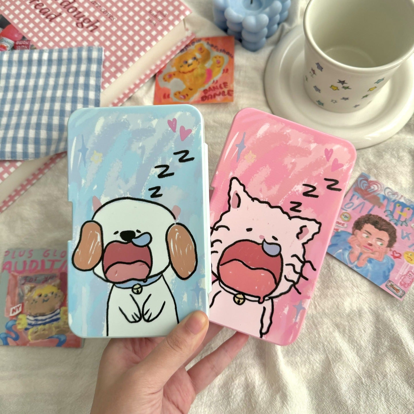 Sleepy Puppy And Cat Colored Contact Lens Case Main image