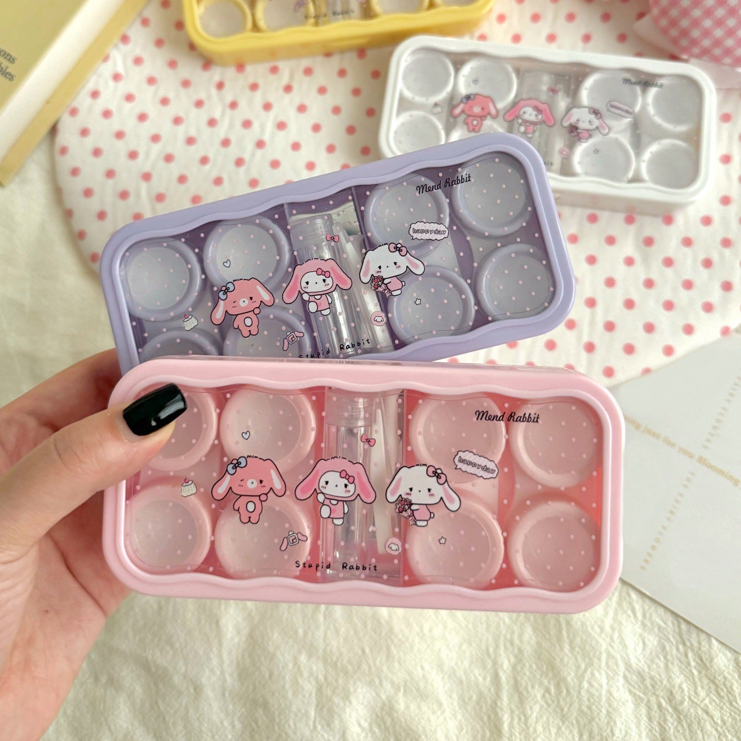 Polka-dot Mend Rabbit Colored Contact Lens Case Main image