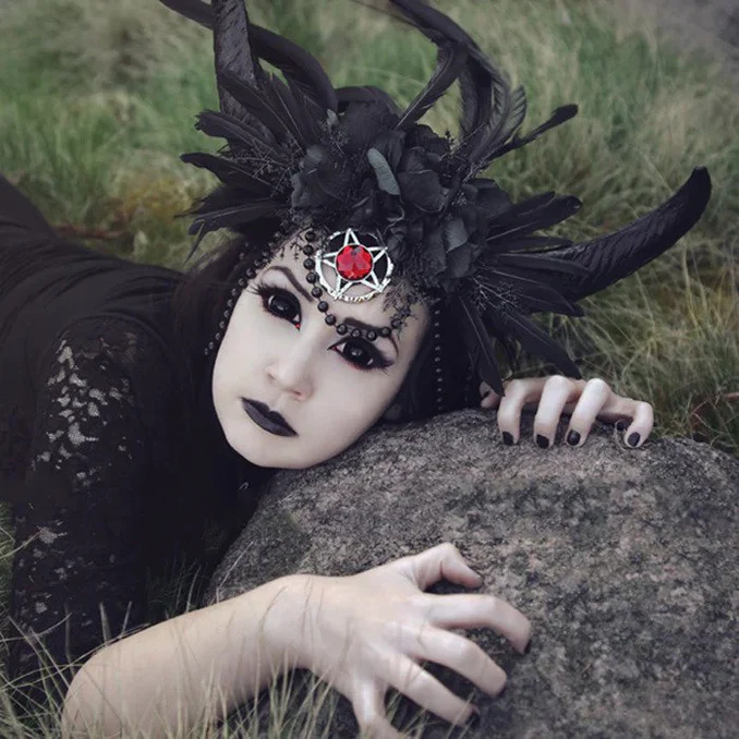 Halloween 17mm Blind Black Sclera Coloured Contact Lenses Secondary image