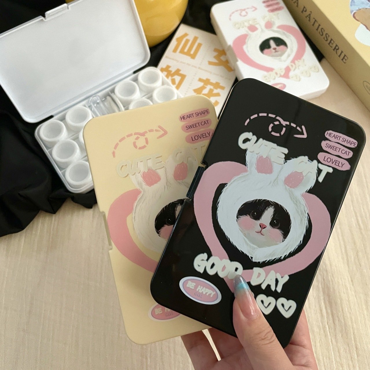 Cute Cat Colored Contact Lens Case - BEAUEYE (UK) Main image