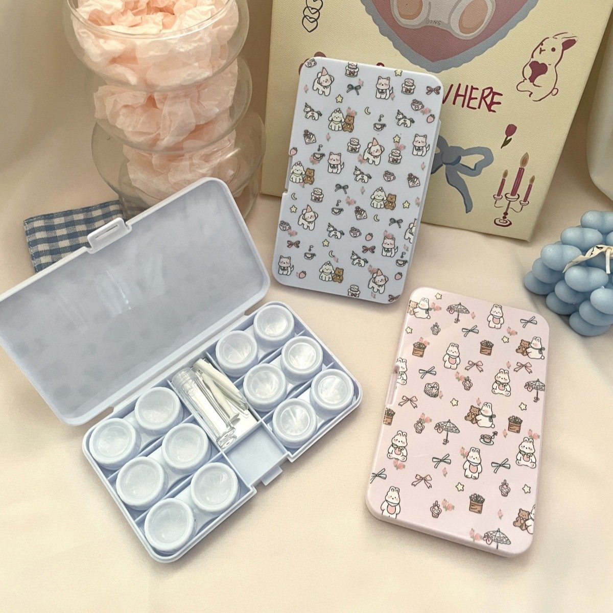 Flowers Puppy Colored Contact Lens Case Secondary image