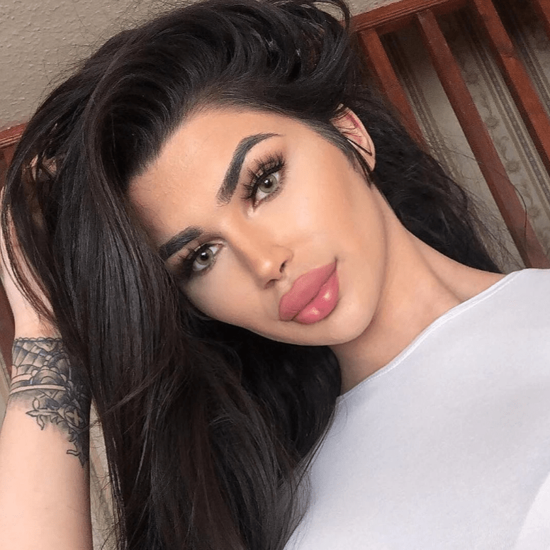 Natural Colors AMBAR BROWN Coloured Contact Lenses Secondary image