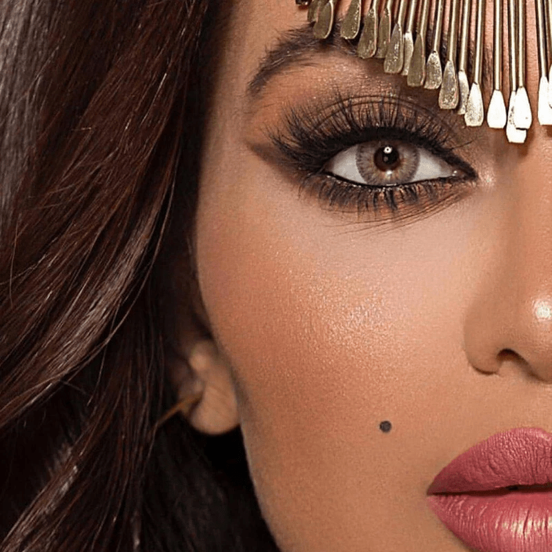 NATURAL COOL HAZEL Khaki Coloured Contact Lenses Secondary image