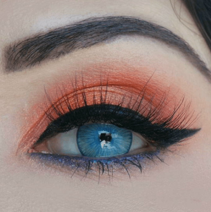 New York Blue Prescription Coloured Contact Lenses Secondary image